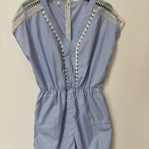 Light Blue white Striped Vneck Lace Romper, Medium
